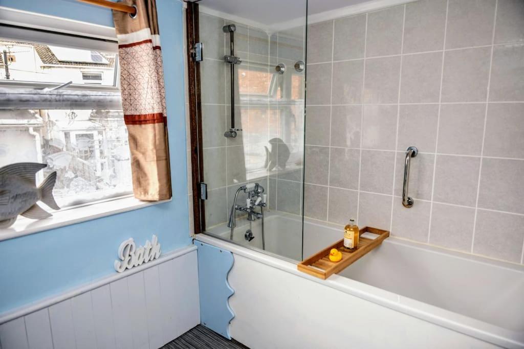 Spacious Charming Cottage Near Lake And Sea 霍恩西 外观 照片