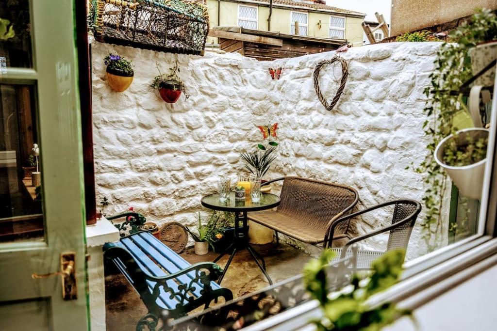 Spacious Charming Cottage Near Lake And Sea 霍恩西 外观 照片
