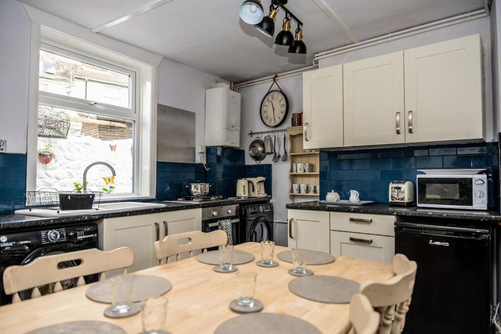 Spacious Charming Cottage Near Lake And Sea 霍恩西 外观 照片